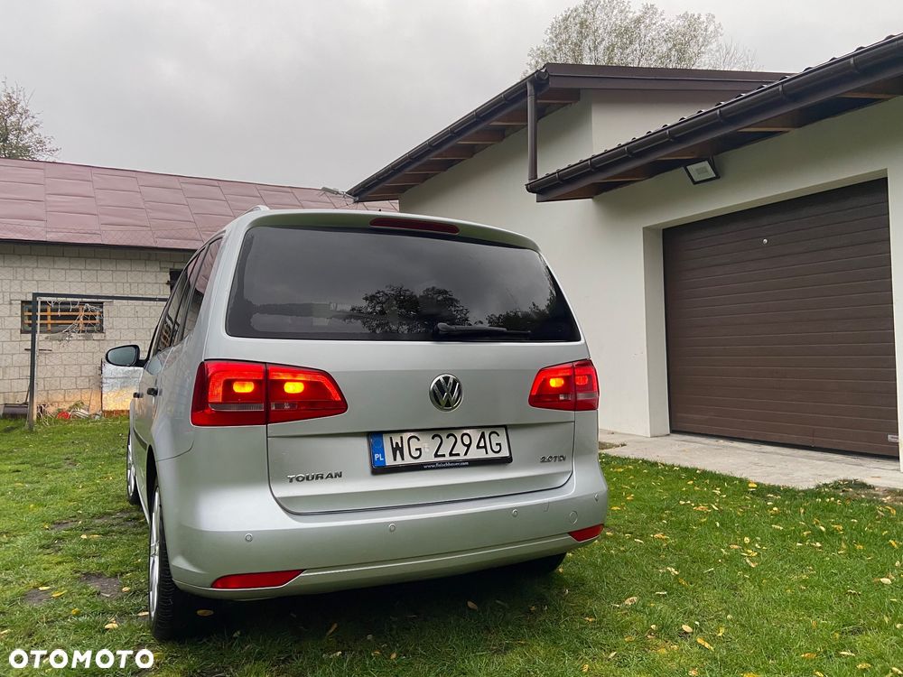 Volkswagen Touran - 11
