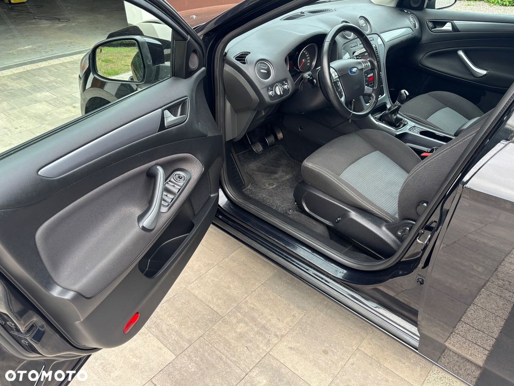 Ford Mondeo - 13