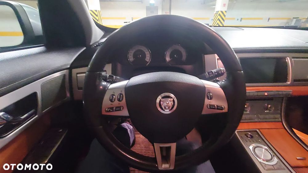 Jaguar XF 3.0 V6 Luxury - 17