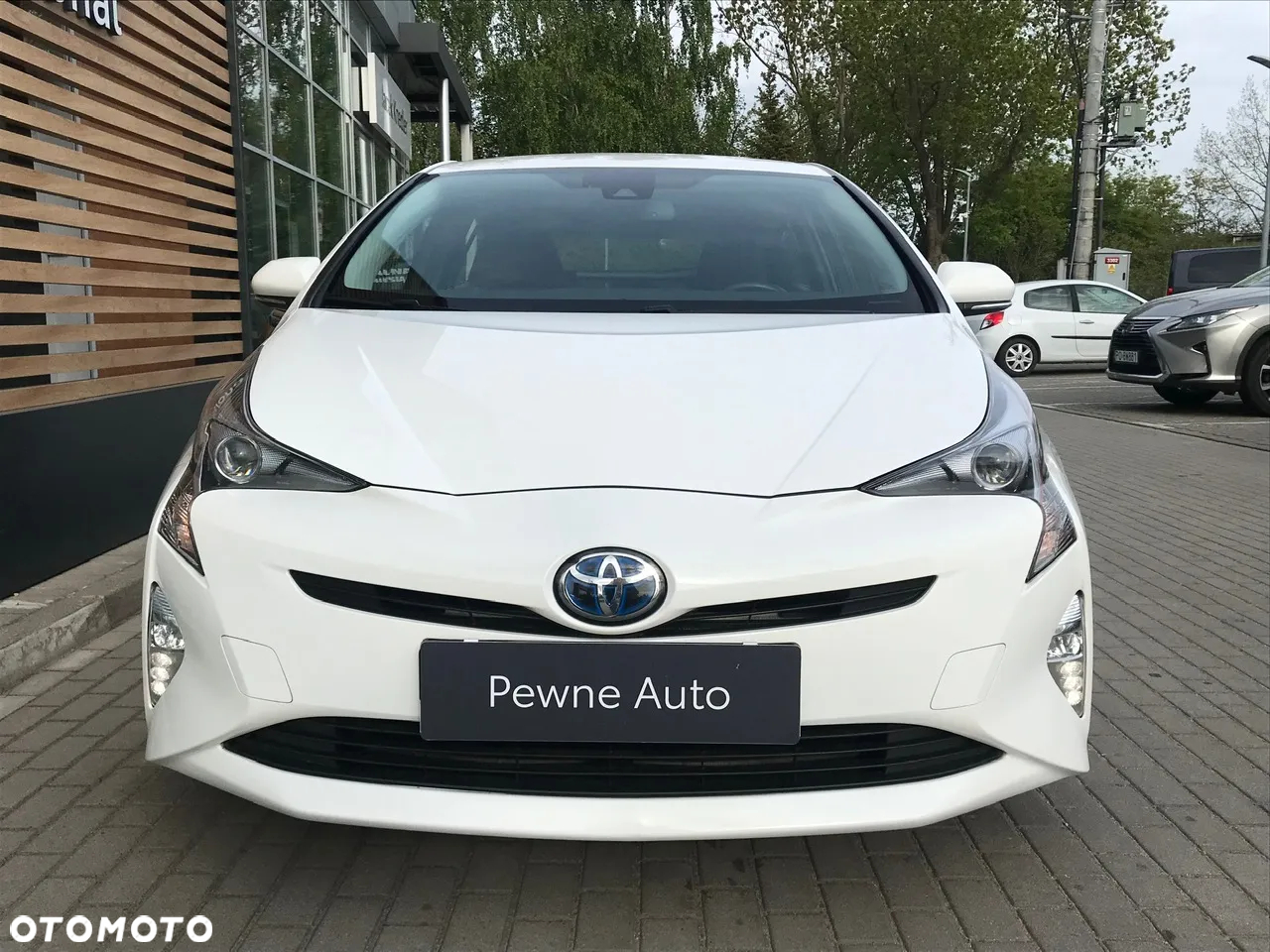 Toyota Prius 1.8 Hybrid Premium - 11
