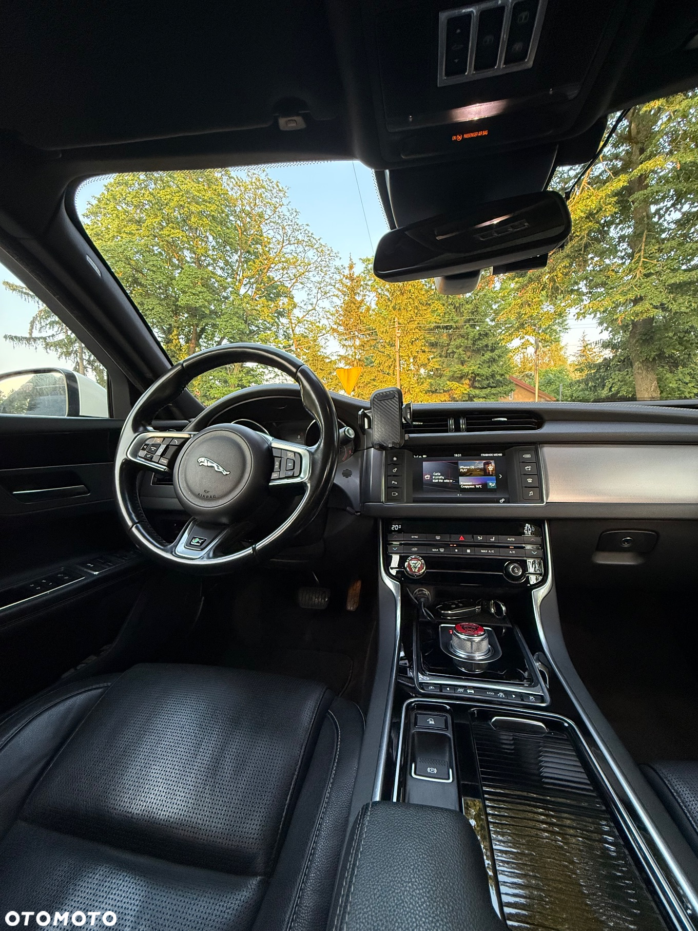 Jaguar XF 20d R-Sport - 13