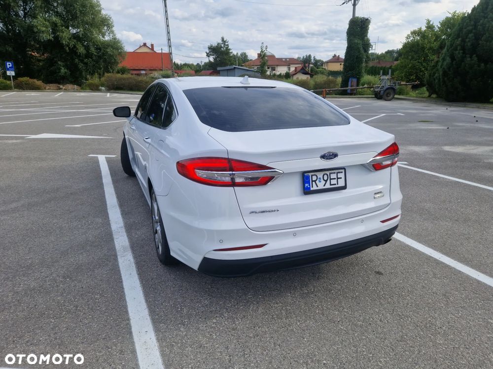 Ford Fusion - 4
