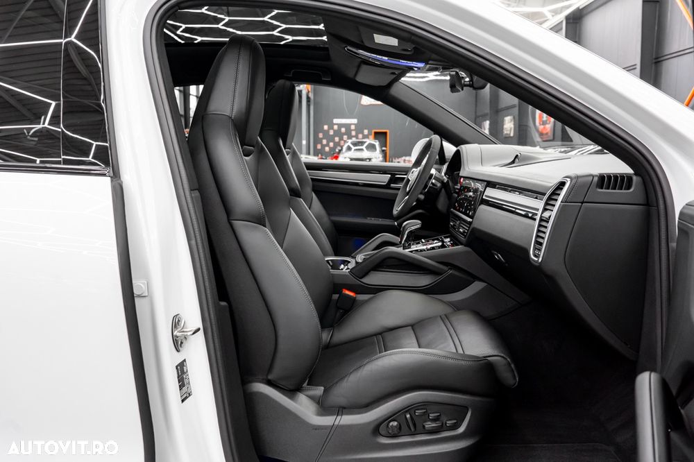 Porsche Cayenne Coupe E-Hybrid Tiptronic S - 12