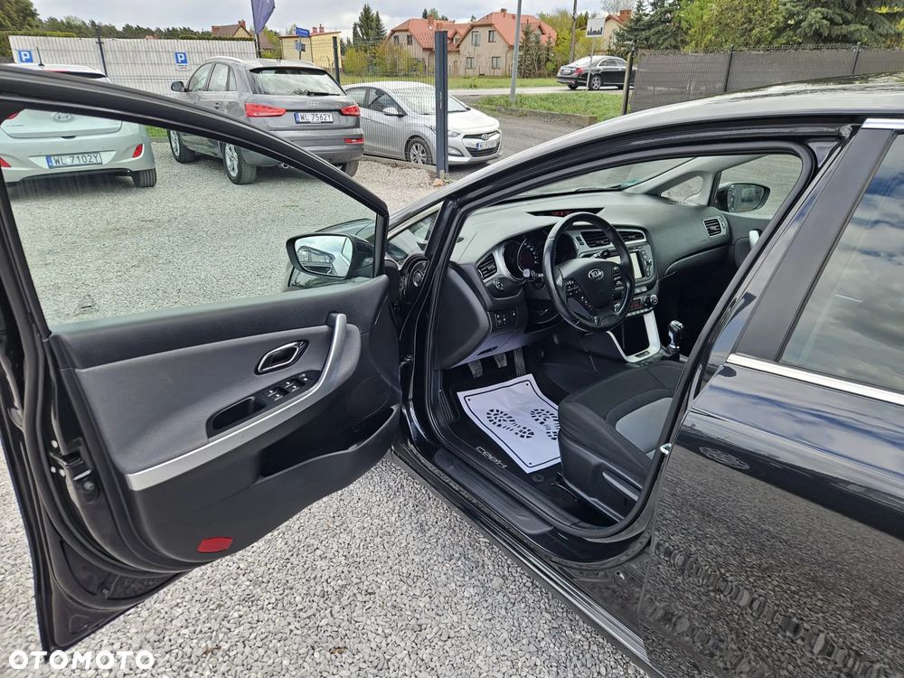 Kia Ceed 1.4 CVVT Dream Team Edition - 17