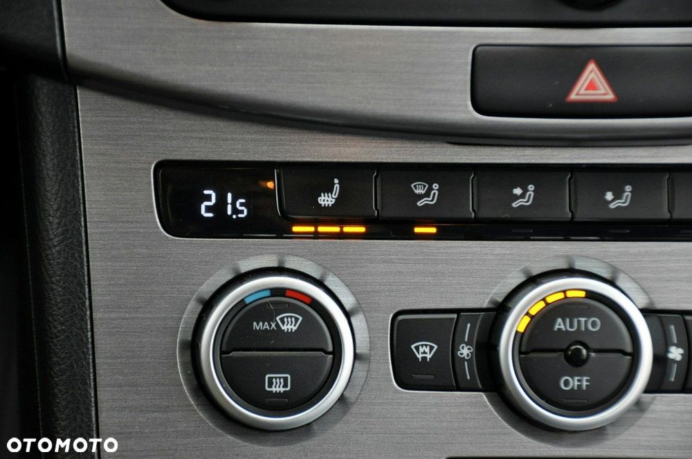 Volkswagen Passat - 34