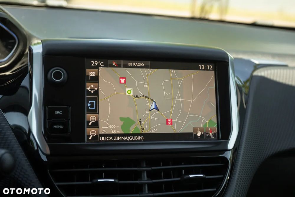 Peugeot 2008 1.2 Pure Tech Style S&S - 28