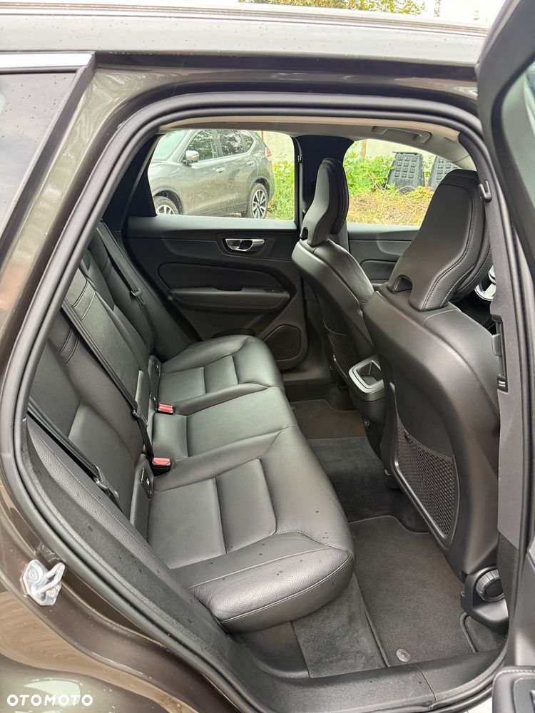 Volvo XC 60 B4 D AWD Inscription - 11