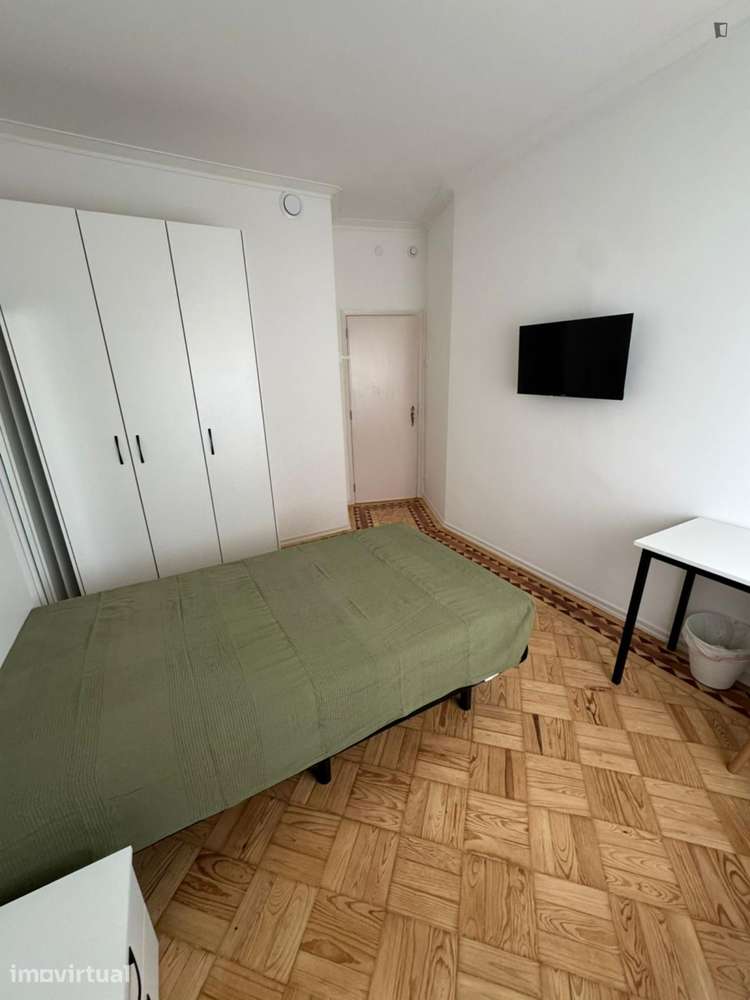 Quarto - localizado em Norton de Matos Coimbra - Grande imagem: 3/13