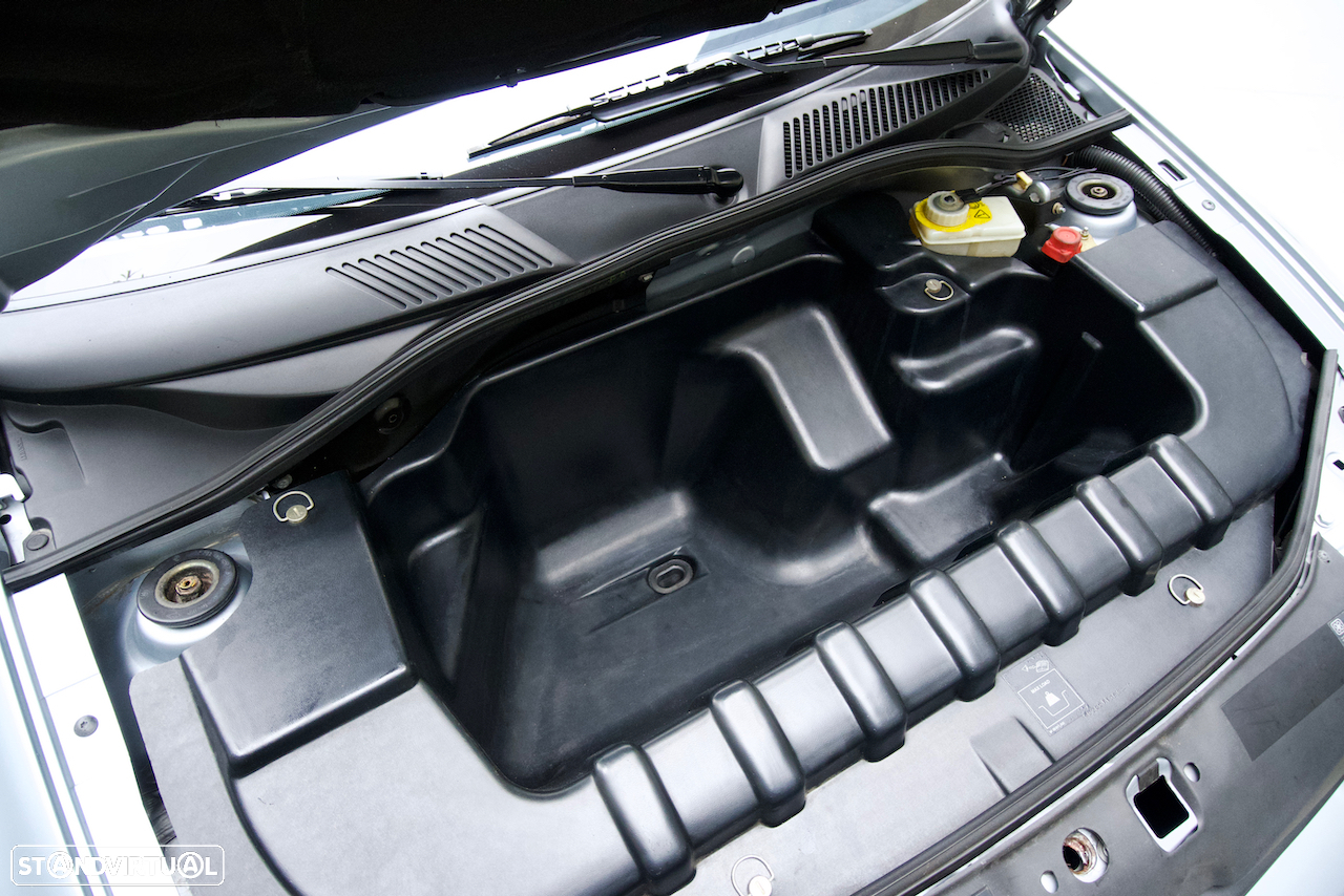 Renault Clio 3.0 V6 Sport - 28