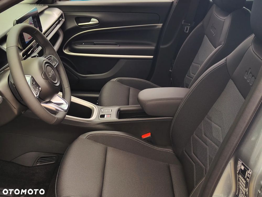 Jeep Avenger 1.2 T3 mHEV Summit FWD eDCT6 - 10