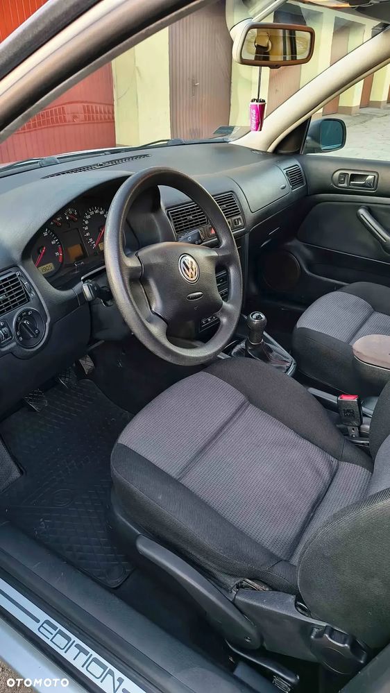 Volkswagen Golf - 2
