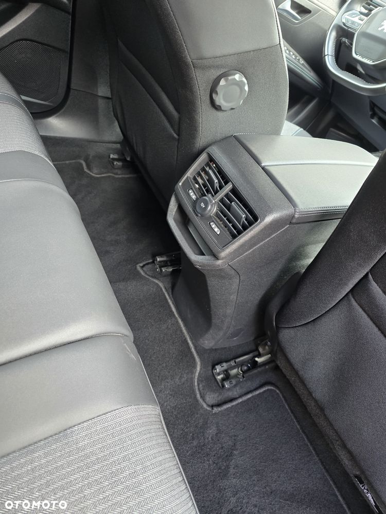 Peugeot 3008 1.5 BlueHDi Active Pack S&S EAT8 - 32