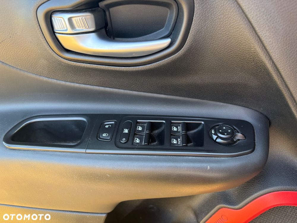 Jeep Renegade - 19