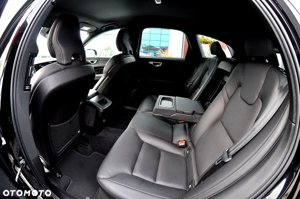 Volvo XC 60 D3 Momentum Pro - 19