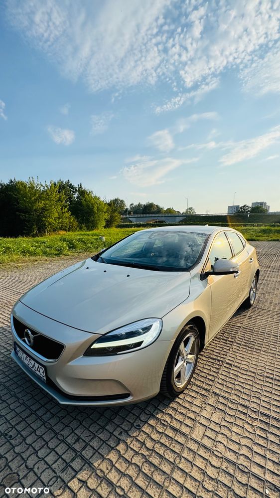 Volvo V40 D2 Geartronic Momentum - 2