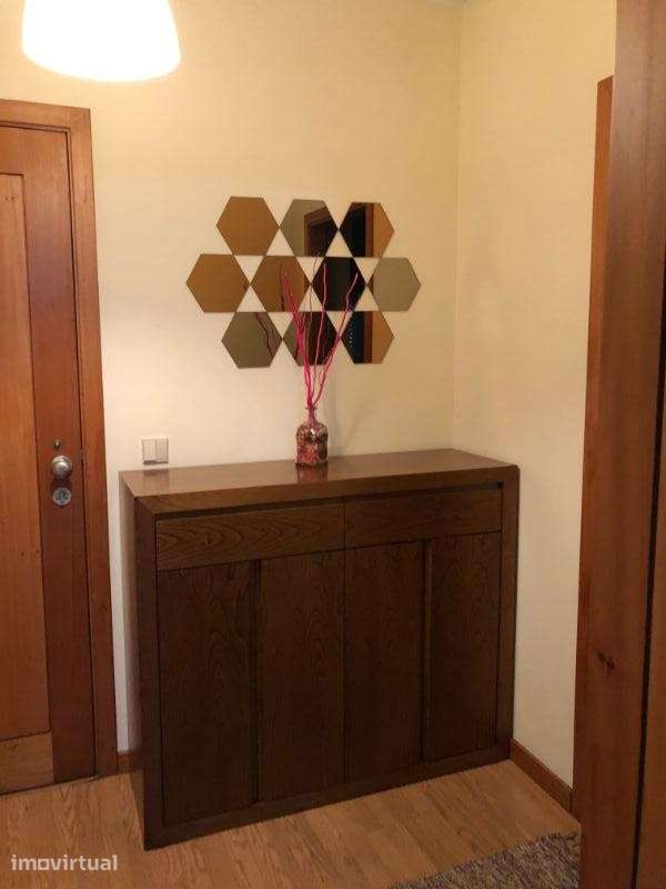 Apartamento T2 Equipado e Mobilado - Guimarães - Grande imagem: 2/23