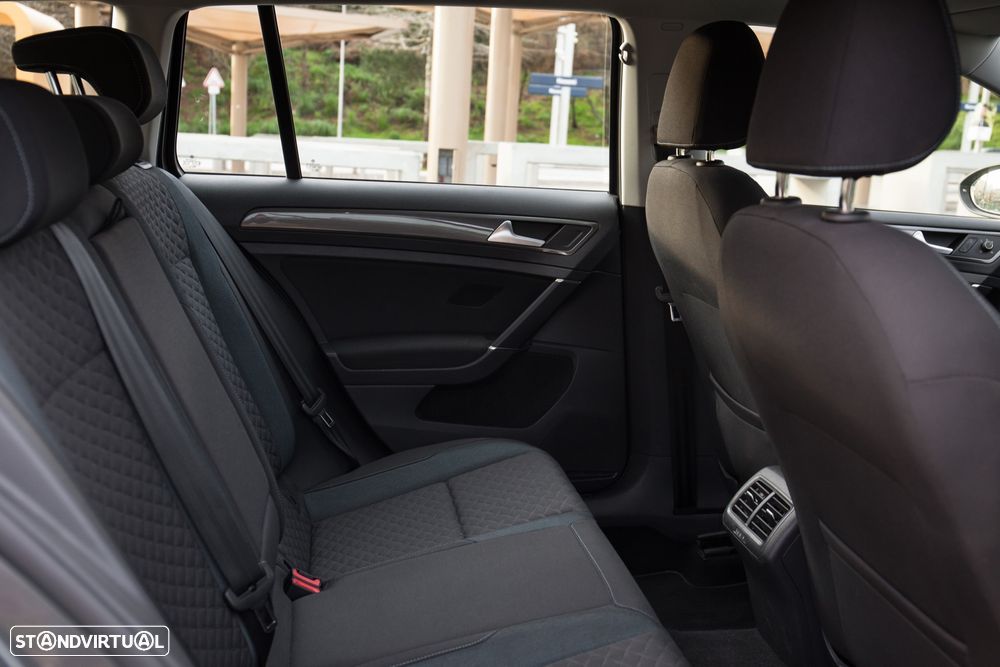 VW Golf Variant 1.0 TSI OPF IQ.DRIVE - 32