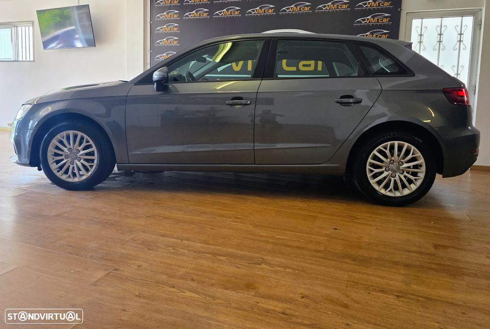 Audi A3 Sportback 1.6 TDI Design - 8