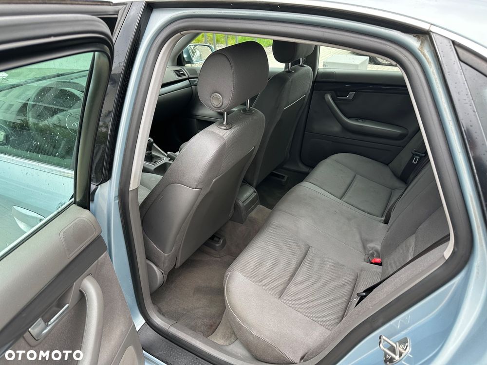Audi A4 Limousine - 10