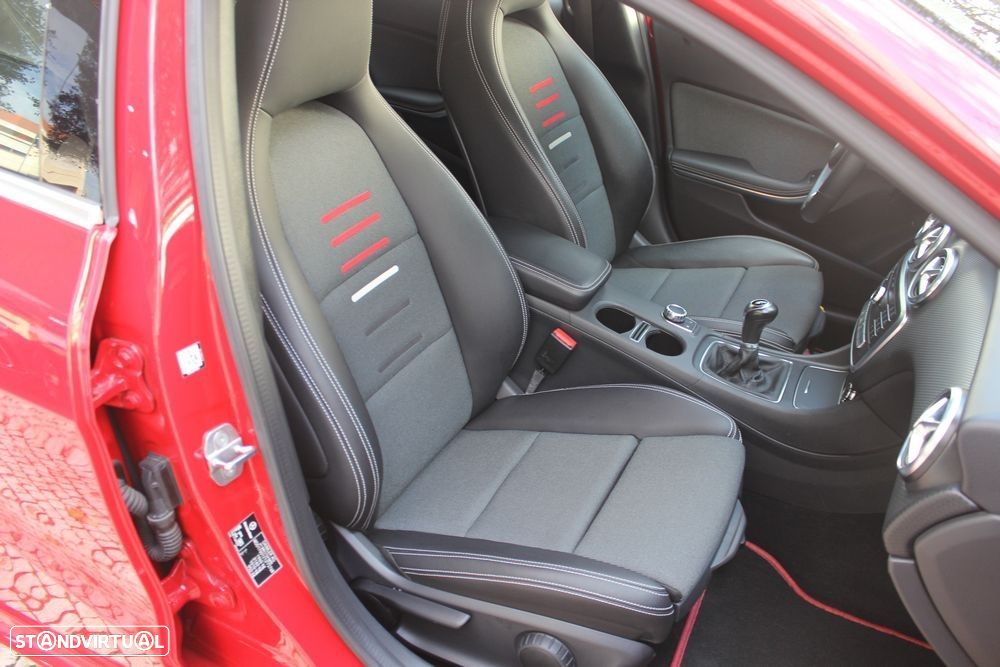 Mercedes-Benz A 180 d AMG Line - 21