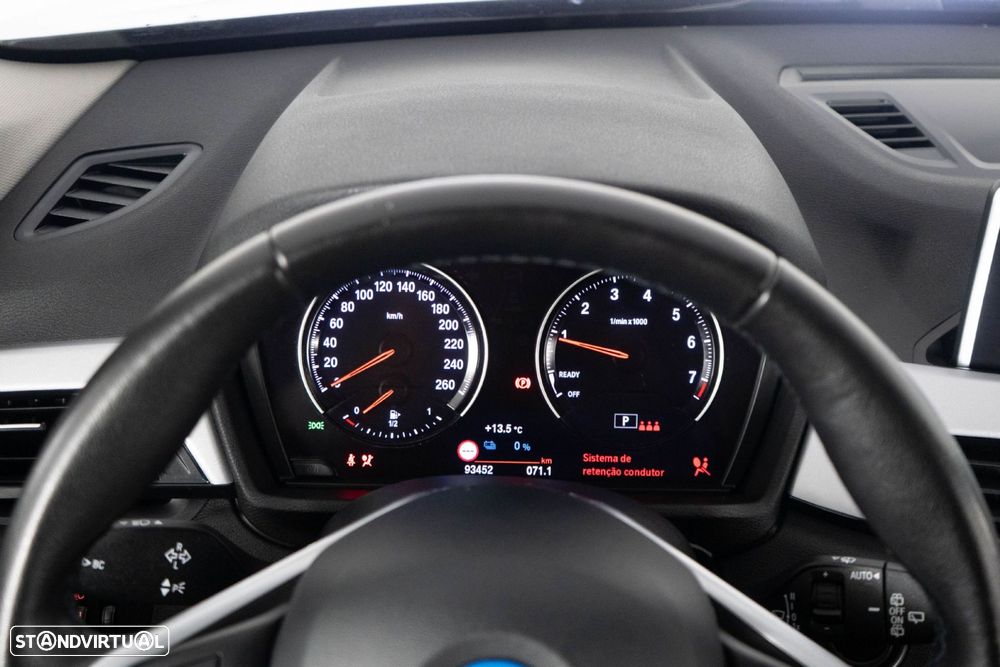 BMW X1 25 e xDrive Corporate Edition - 25