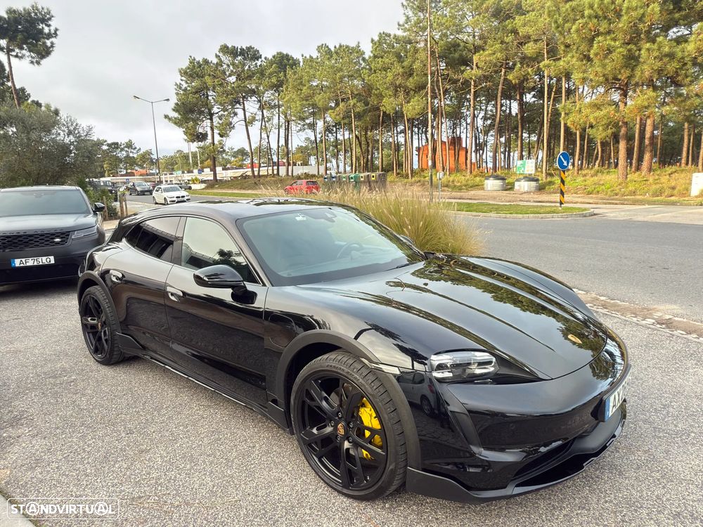 Porsche Taycan Cross Turismo 4 - 26