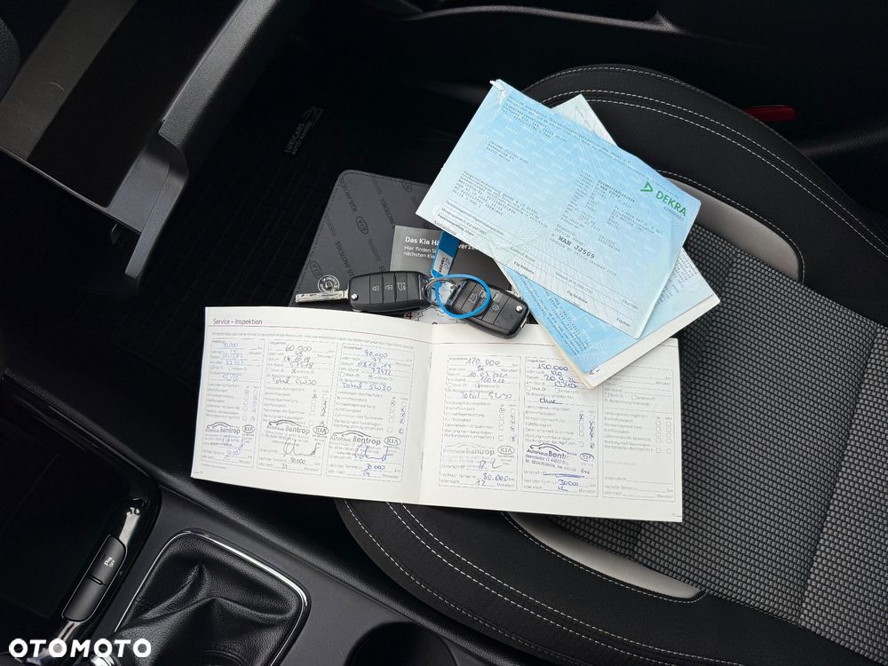 Kia Ceed 1.4 CVVT Dream Team Edition - 24