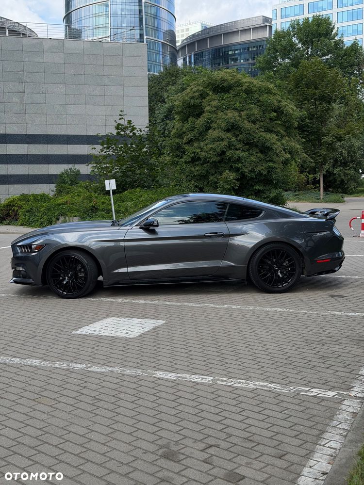 Ford Mustang - 3