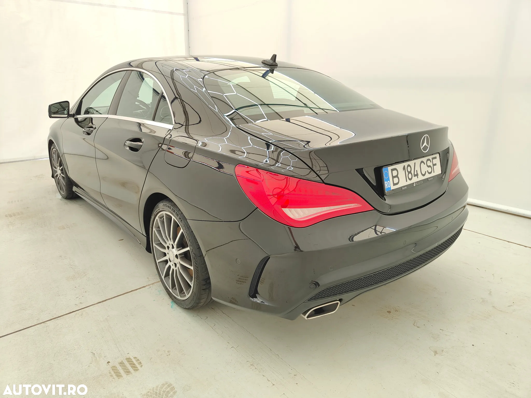 Mercedes-Benz CLA 200 AMG Line - 4