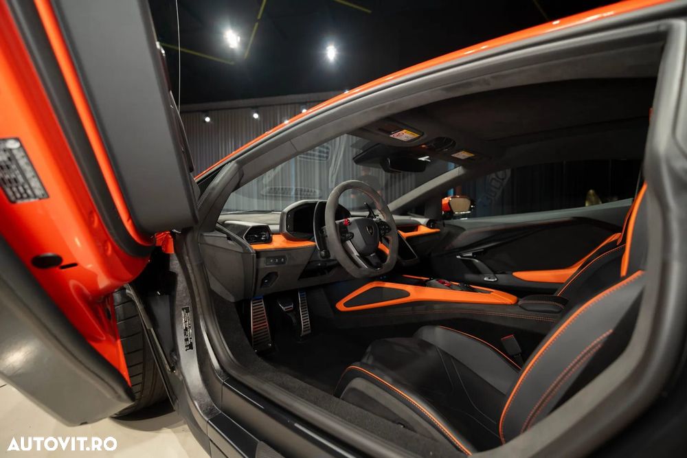 Lamborghini Revuelto - 29