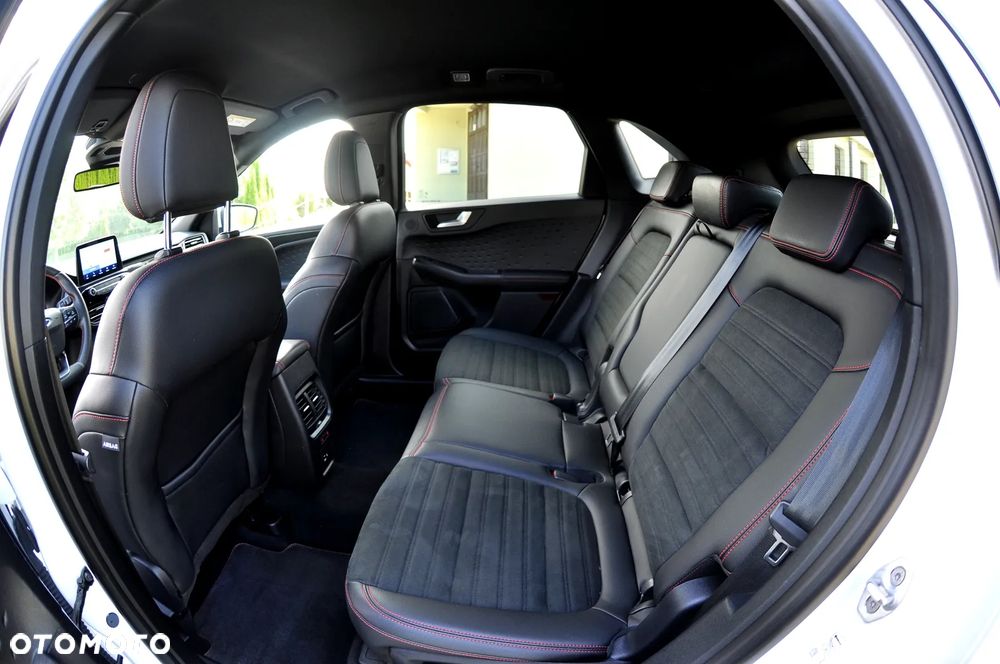 Ford Kuga 1.5 EcoBoost FWD ST-Line X - 18