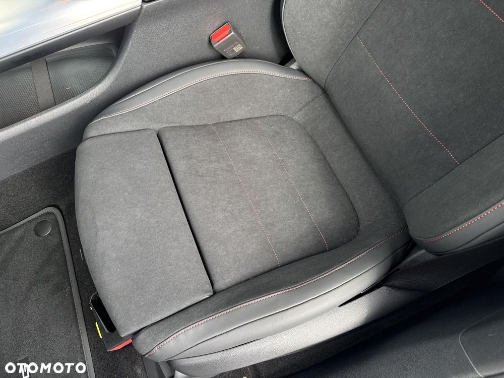 Mercedes-Benz CLA - 11