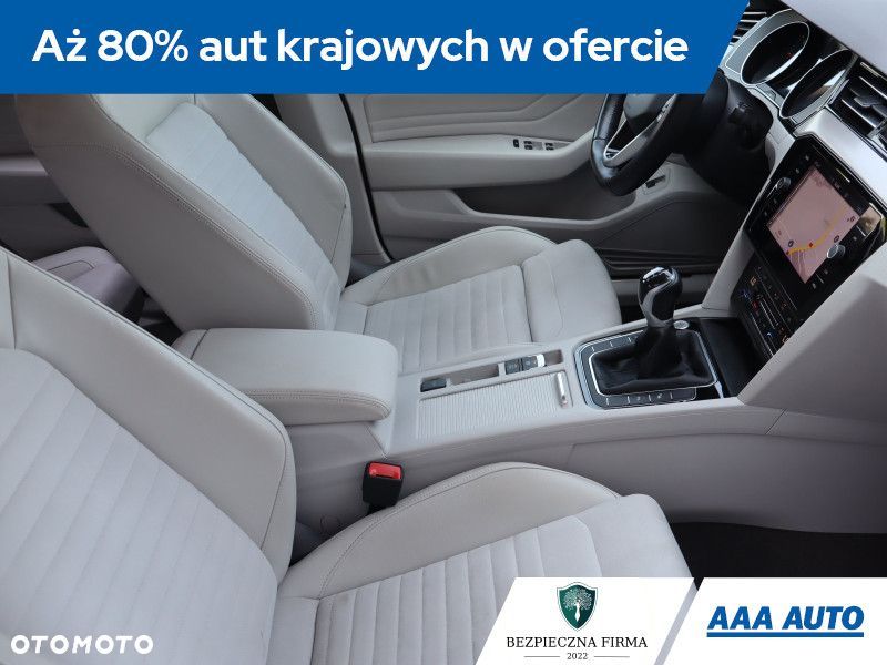 Volkswagen Passat Variant - 11