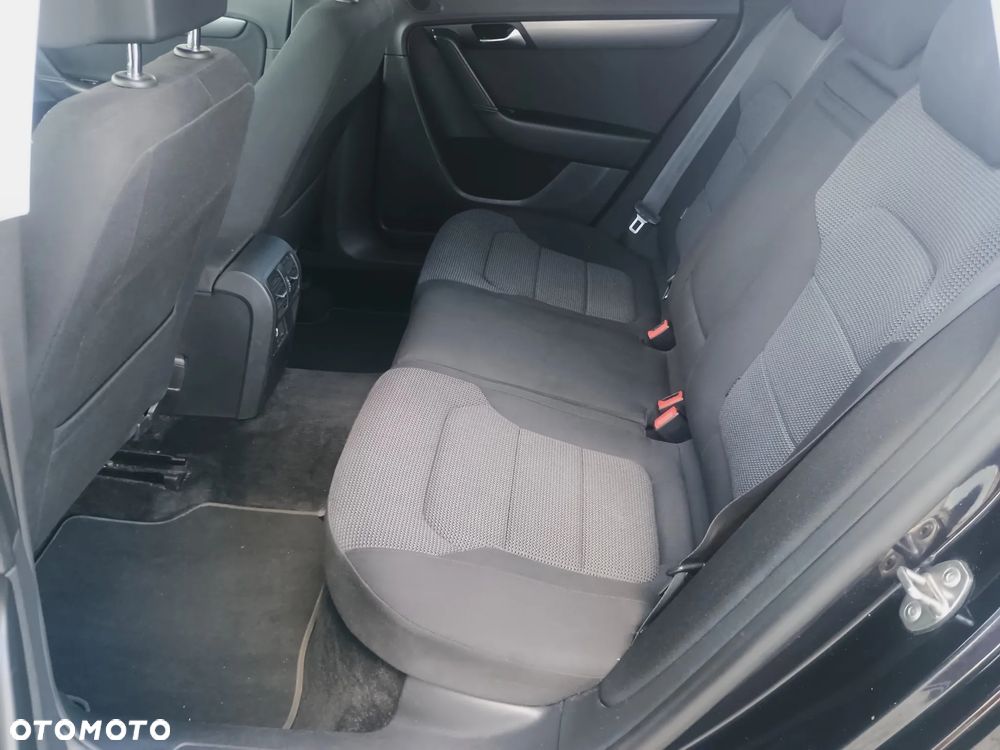 Volkswagen Passat 2.0 TDI DSG Comfortline - 10