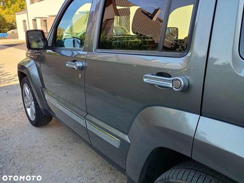 Jeep Liberty 3.7 4x4 - 16