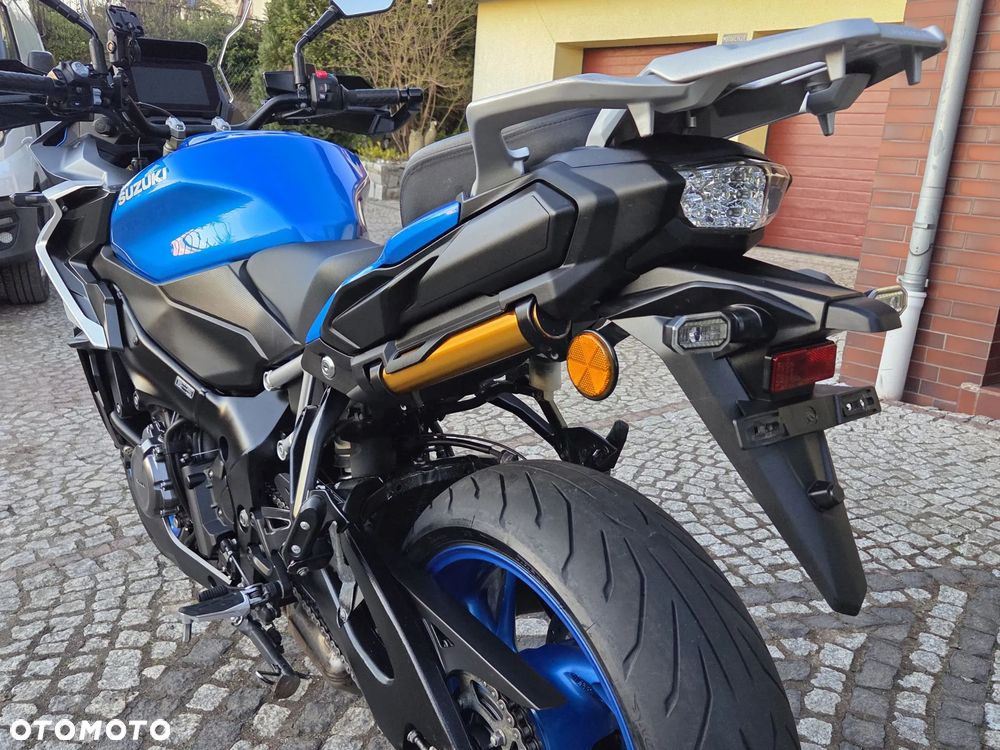Suzuki GSX - 37