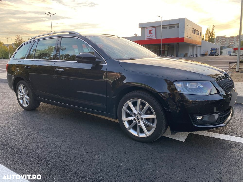 Skoda Octavia 1.6 TDI DSG Style - 3