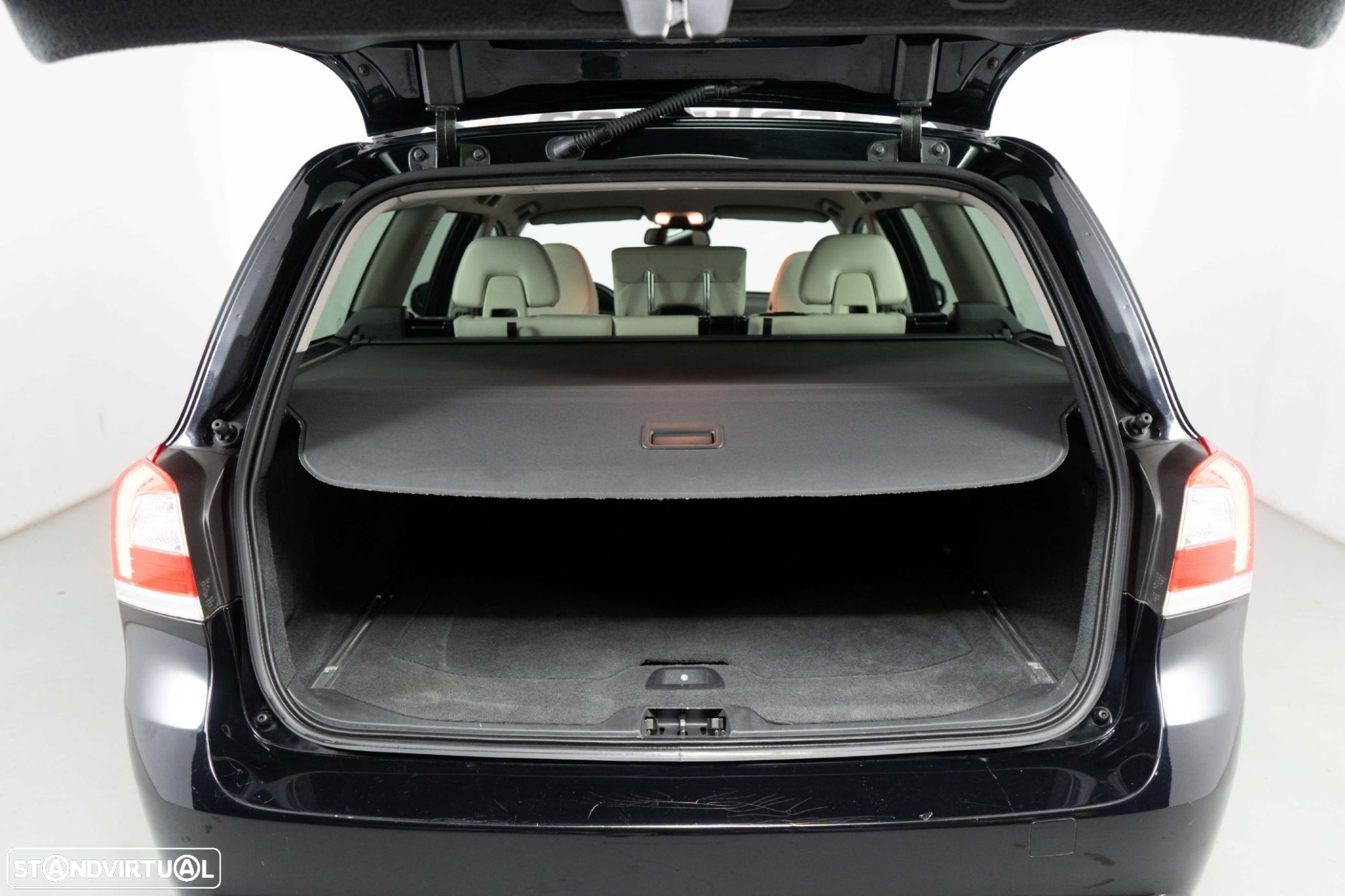 Volvo V70 1.6 D2 Drive Momentum Start/Stop - 11