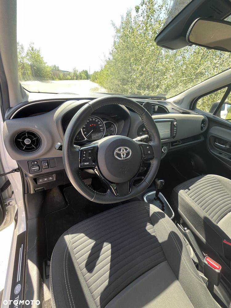 Toyota Yaris - 12