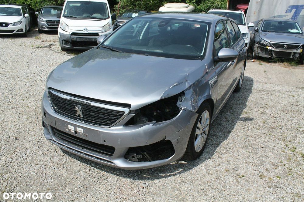 Peugeot 308 - 1