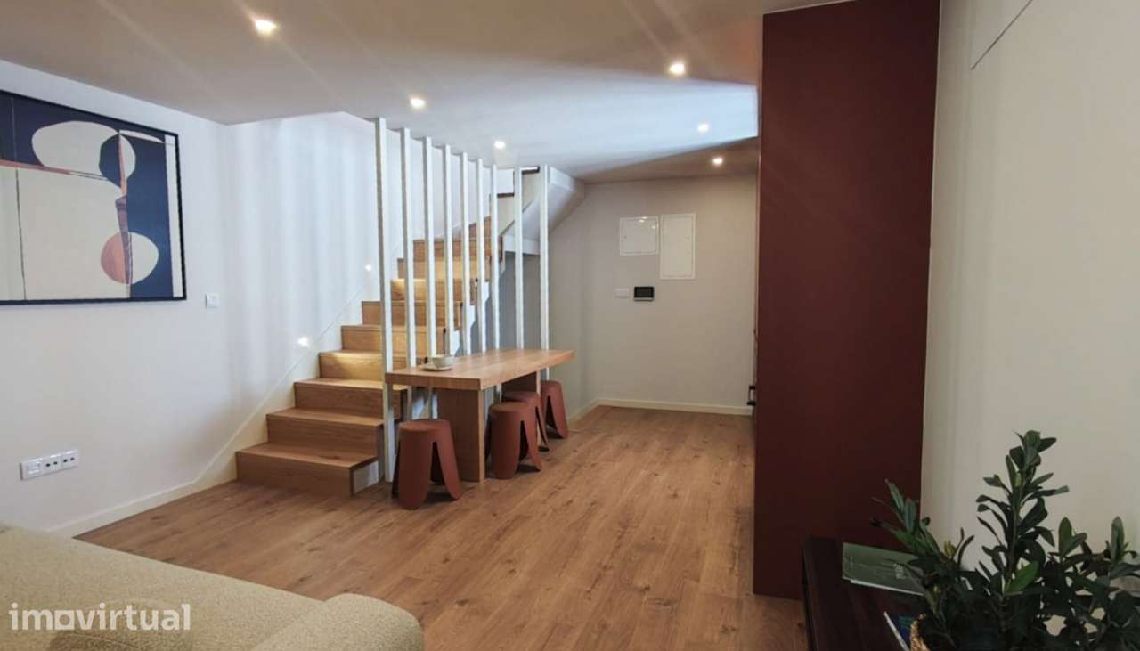 Venda de Apartamento T2 duplex, Centro Histórico da Cidade, Viana do - Grande imagem: 3/28