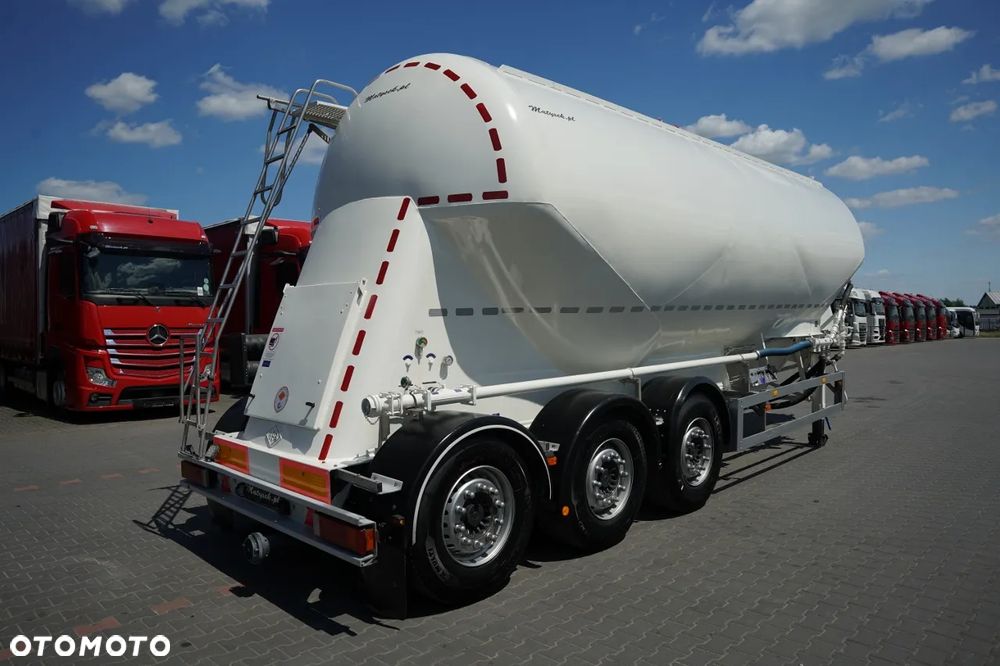 Feldbinder CEMENTONACZEPA / 3 KOMORY / 36 000 L / SILOS / DO MATERIAŁÓW SYPKICH / OŚ PODNOSZONA / SAF - 8