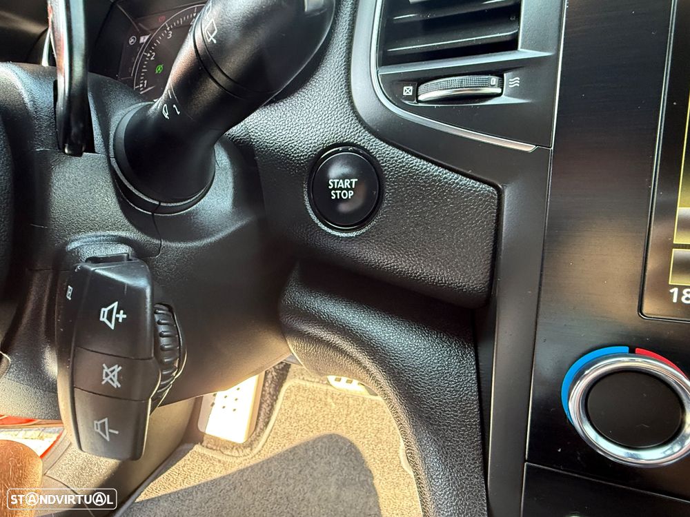 Renault Mégane TCe 300 GPF EDC R.S. TROPHY - 36