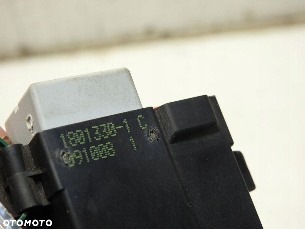 SKRZYNKA BEZPIECZNIKÓW RENAULT SCENIC III 2.0 DCI 1801330-1C - 5