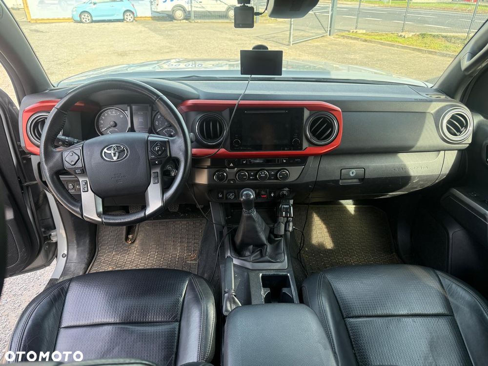 Toyota Tacoma - 7