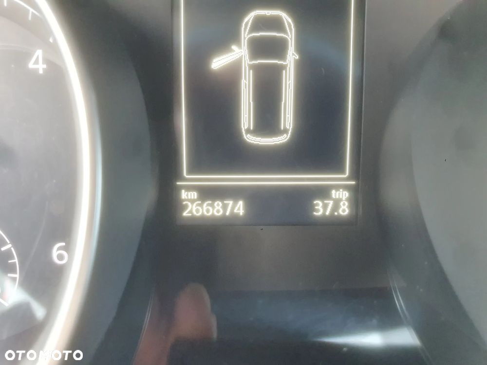 Volkswagen Touran - 22