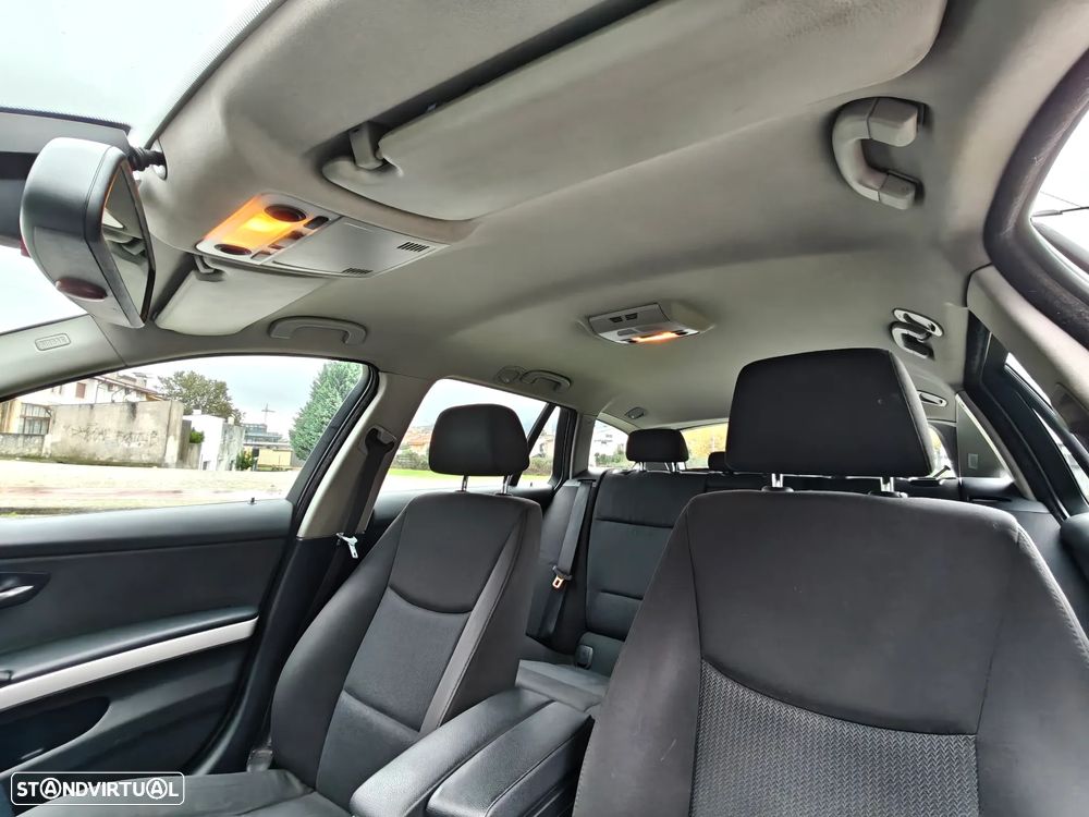 BMW 320 d Touring - 13