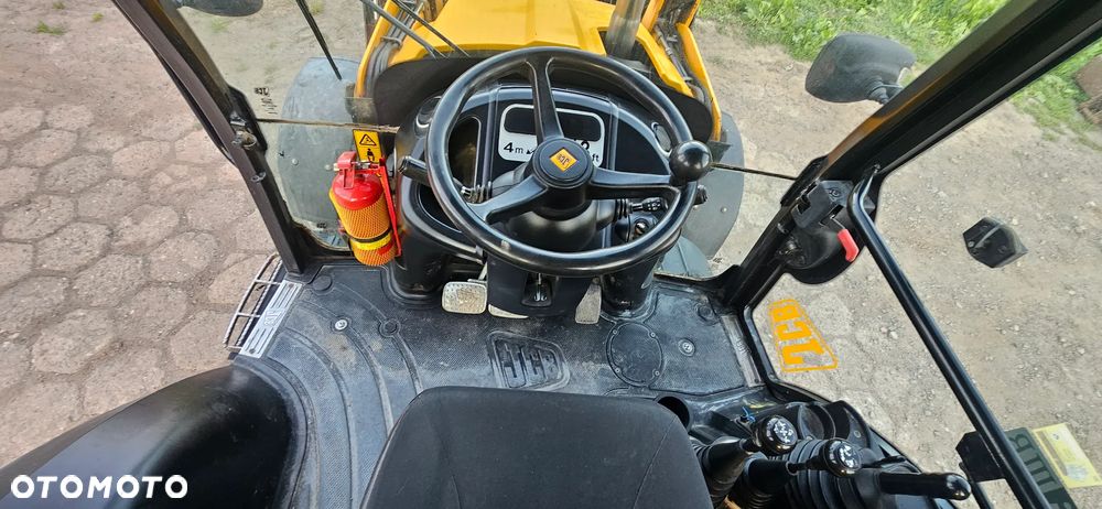 JCB 3CX - 8