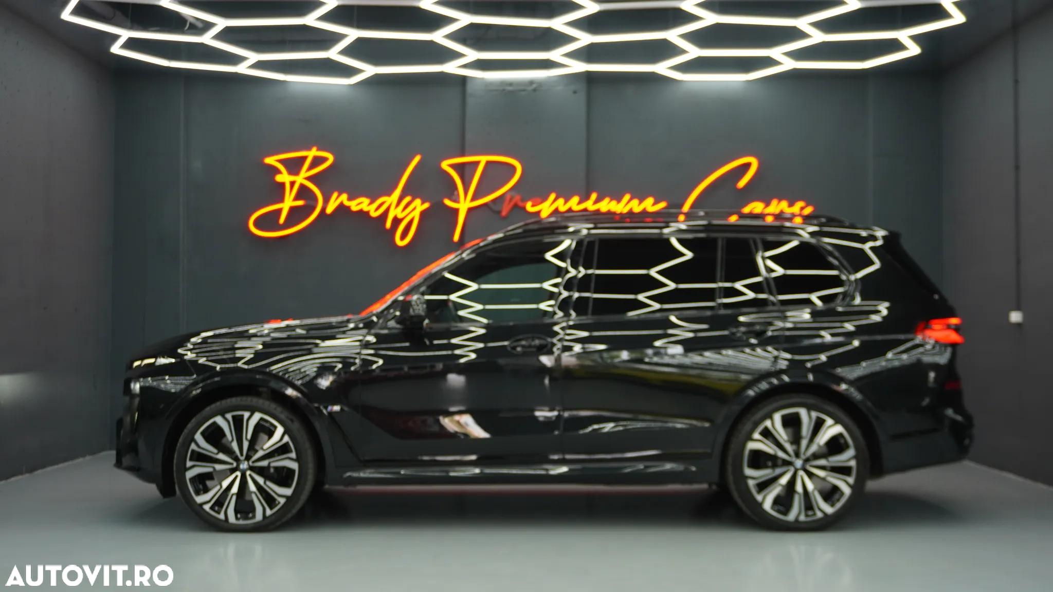BMW X7 M60i xDrive AT MHEV - 2