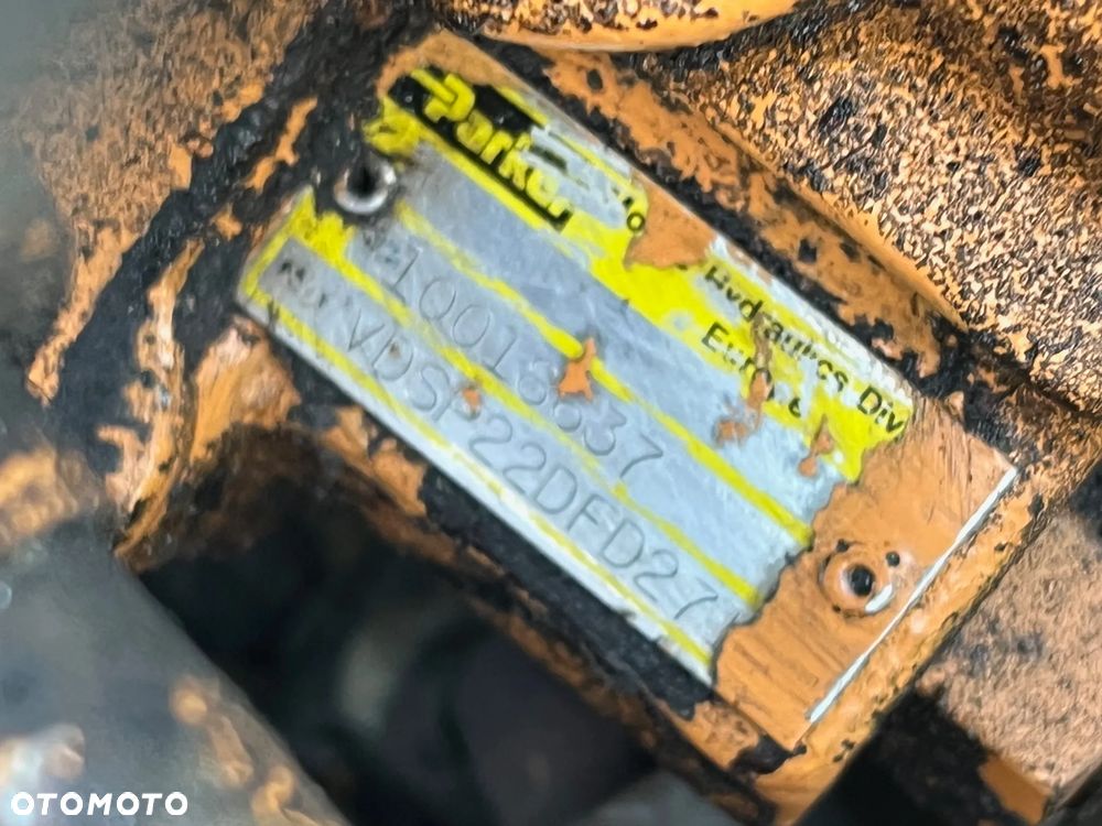 VDSP22DFD271 Parker Rozdzielacz hydrauliczny 3 sekcyjny CASE 580, 10018637 - 11